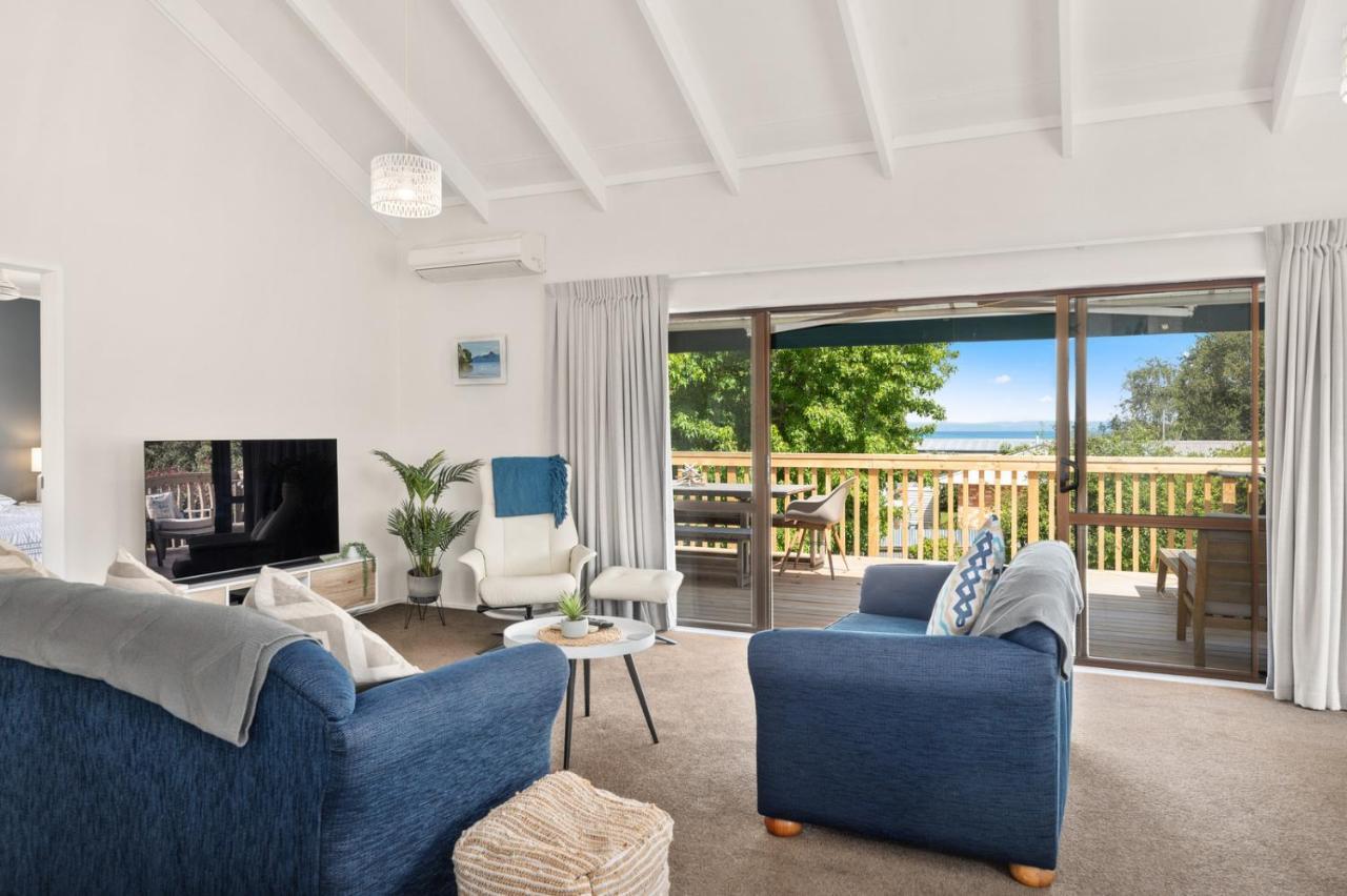 Waitahanui Lake House - Lake Taupo Holiday Home Eksteriør billede