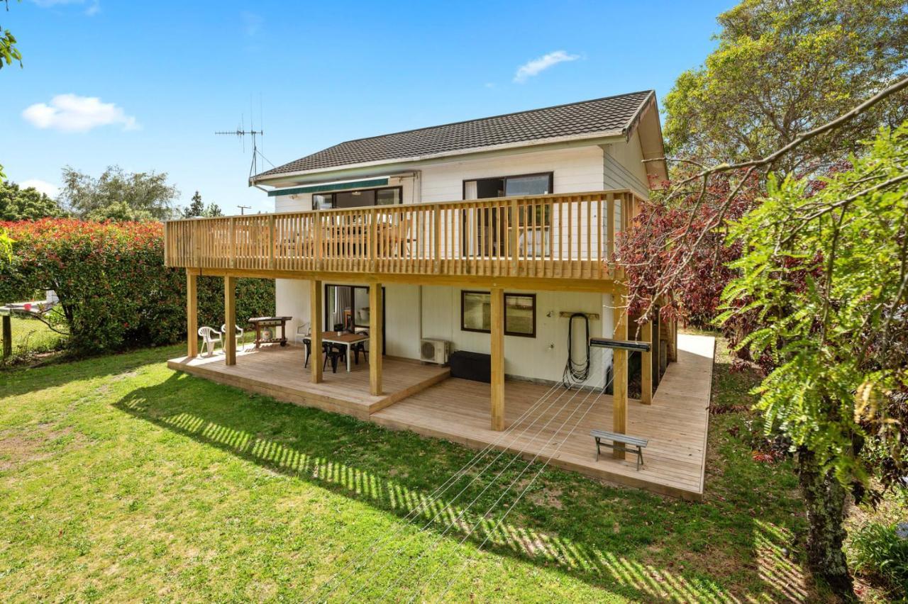Waitahanui Lake House - Lake Taupo Holiday Home Eksteriør billede